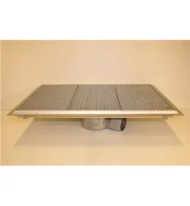 GOLVBRUNN FURO 113, 150MM DJUP ÖVERDEL 110MM 900X600MM (LXB) SIDOUTLOPP VIDHÄFTNINGSFLÄNS FÖR MASSA